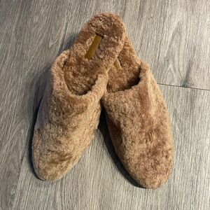 VINCE Hard Heeled Cozy Tan Women's Slippers EUC Sz 8 M